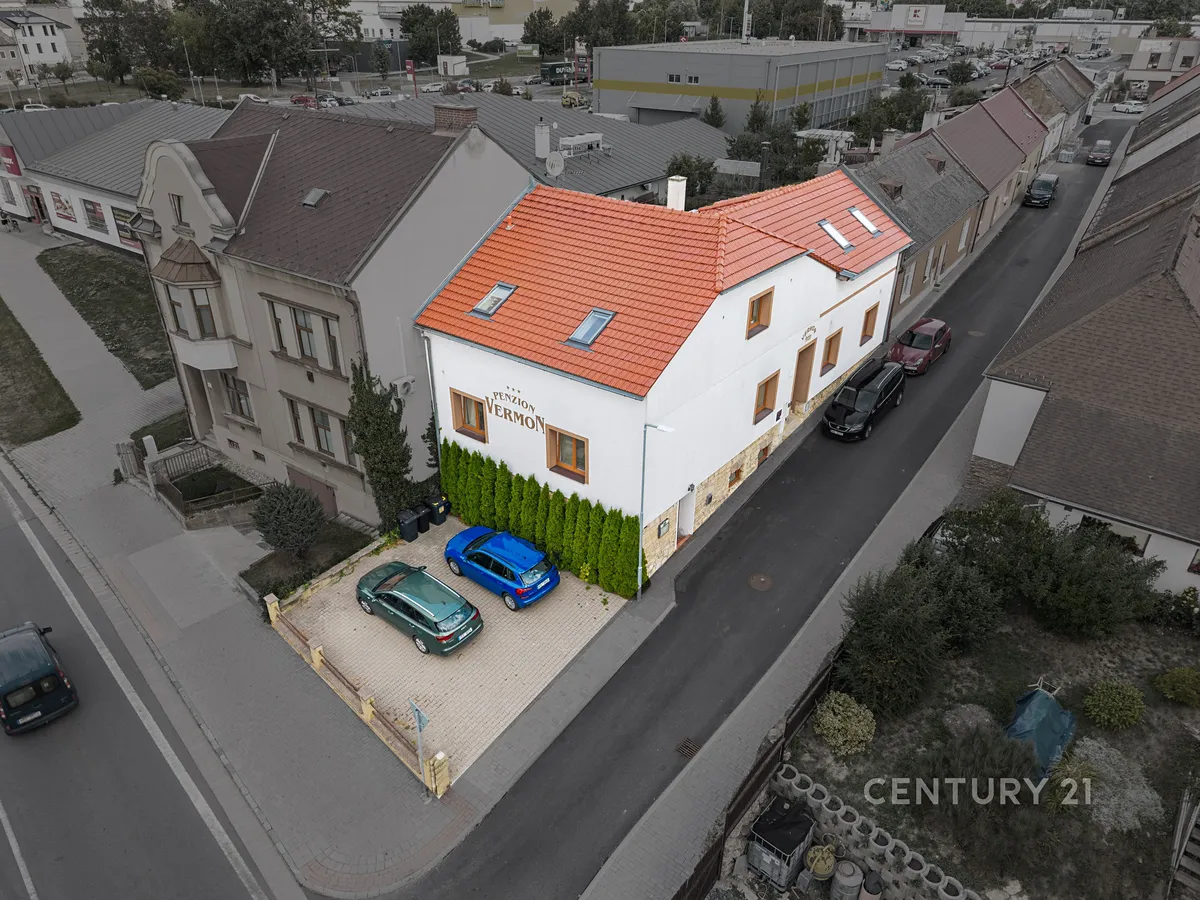 Prodej rodinného domu 357 m², pozemek 265 m²